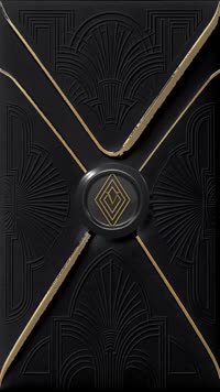 Sobre Ónix y oro: Papel negro mate con relieve art déco y filos de oro; sello negro con oro que abre a un forro dorado.